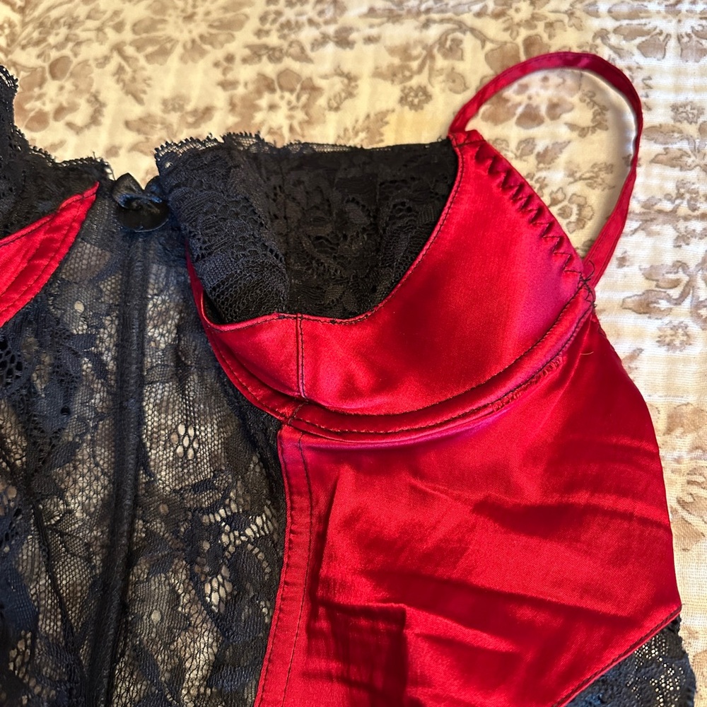 Sexy Red Lingerie Corset Frederick’s of Hollywood - Picture 8 of 10